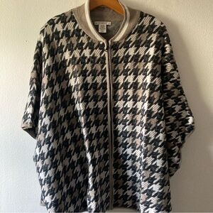 Max Studio Black and White Houndstooth Zip-up Poncho Cape